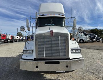 2019 Kenworth T800 Daycab 305402