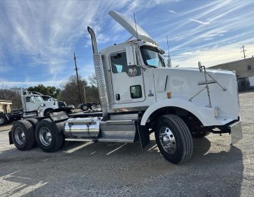 2019 Kenworth T800 Daycab 305402