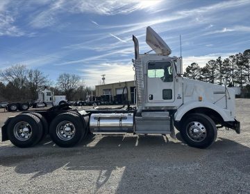 2019 Kenworth T800 Daycab 305402