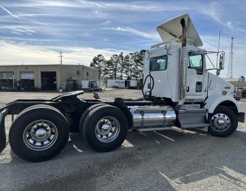 2019 Kenworth T800 Daycab 305402