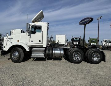 2019 Kenworth T800 Daycab 305402