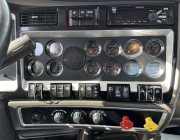 2019 Kenworth T800 Daycab 305402