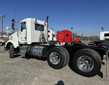 2019 Kenworth T800 Daycab 305401