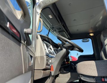 2019 Kenworth T800 Daycab 305401