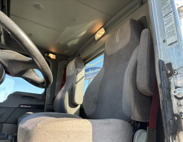 2019 Kenworth T800 Daycab 305401