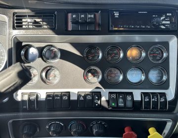 2019 Kenworth T800 Daycab 305401
