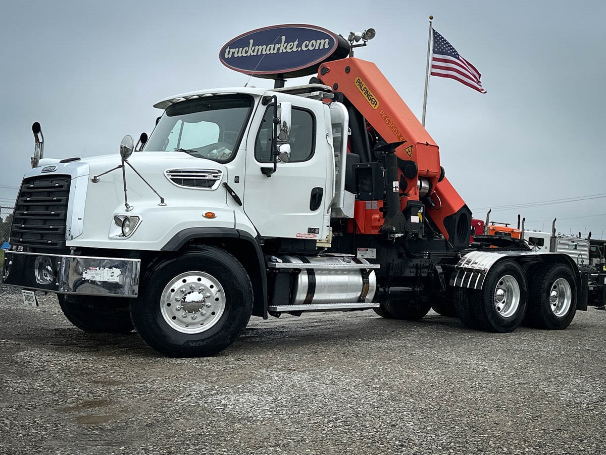 2017 FREIGHTLINER 114SD CRANE TRUCK