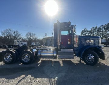 2020 Peterbilt 389 Daycab 632087