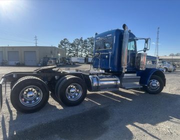 2020 Peterbilt 389 Daycab 632087