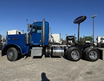 2020 Peterbilt 389 Daycab 632087