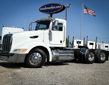 2012 Peterbilt 386 Daycab 135761