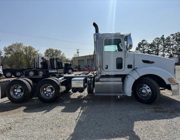 2012 Peterbilt 386 Daycab 135761