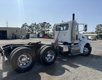 2012 Peterbilt 386 Daycab 135761