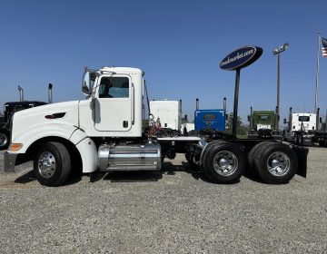 2012 Peterbilt 386 Daycab 135761