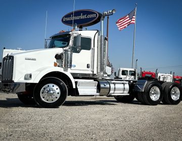 2015 Kenworth T800 Daycab 455573