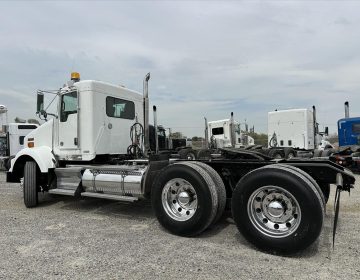 2017 Kenworth T800 Daycab 165823