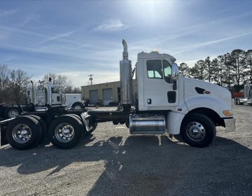 2010 Peterbilt 387 Daycab 795398