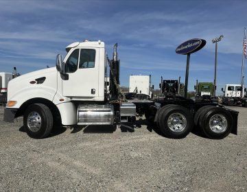 2010 Peterbilt 387 Daycab 795398
