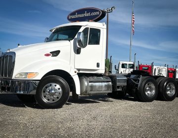 2010 Peterbilt 387 Daycab 795398