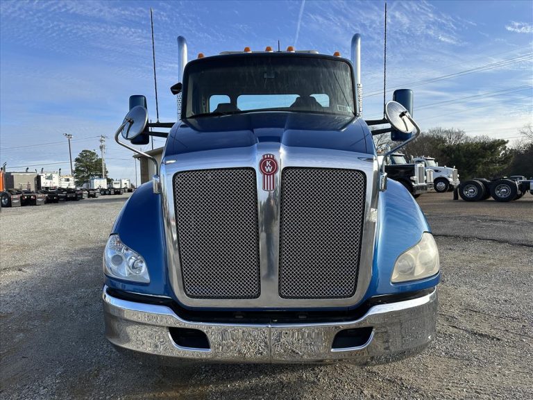 2014 KENWORTH T680 DAYCAB photo 2
