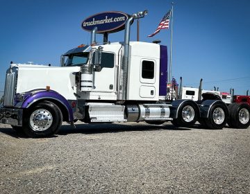 2018 Kenworth W900l Tri Axle Sleeper 200689