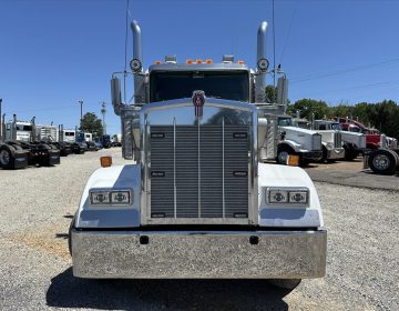 2020 Kenworth W900l Sleeper 426301