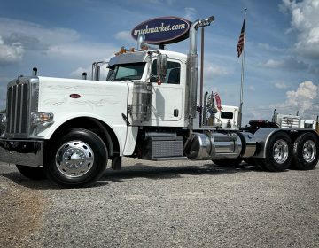 2022 Peterbilt 389 Daycab 812991