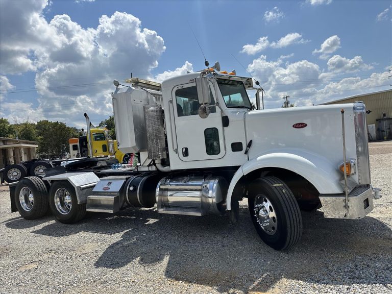 2012 PETERBILT 367 DAYCAB photo 3