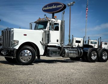 2020 PETERBILT 389 DAYCAB 711524