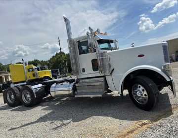 2020 Peterbilt 389 Daycab 648068