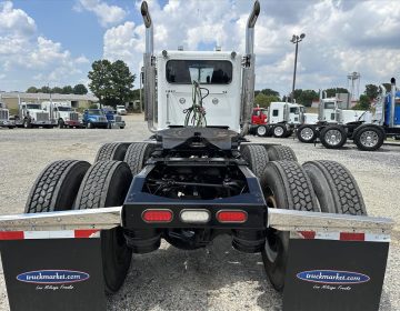 2019 Peterbilt 389 Daycab 643256