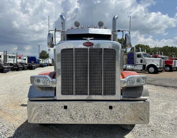 2013 Peterbilt 389 Tri Axle Sleeper 201043