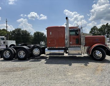 2013 Peterbilt 389 Tri Axle Sleeper 201043