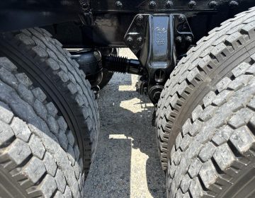 2013 Peterbilt 389 Tri Axle Sleeper 201043