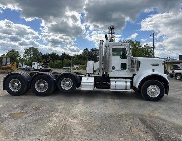 2007 Kenworth W900 Tri Axle Daycab 181991