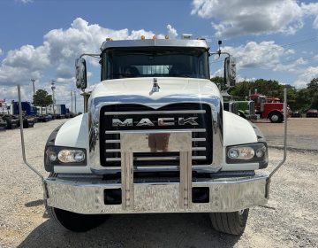 2020 Mack Granite Tri Axle Daycab 019263