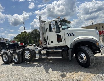 2020 Mack Granite Tri Axle Daycab 019263