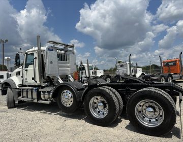 2020 Mack Granite Tri Axle Daycab 019263