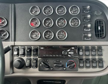 2016 Peterbilt 389 Daycab Glider Kit 445914