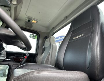 2017 Peterbilt 389 Daycab Glider Kit 366859