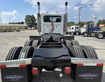 2011 Peterbit 388 Daycab 127944