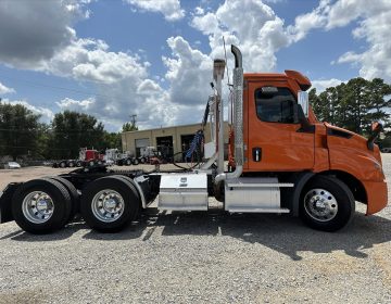 2022 Freightliner Cascadia Daycab Ne0651