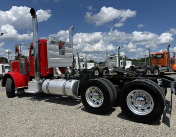 2014 Peterbilt 389 Daycab 227857