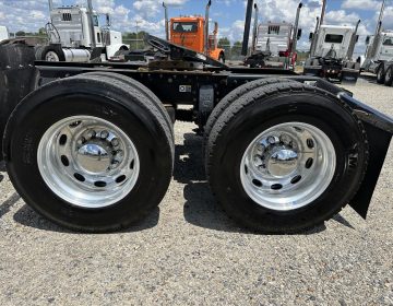 2014 Peterbilt 389 Daycab 227857