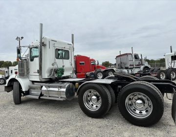 2015 Kenworth T800 Daycab Glider Kit 471424