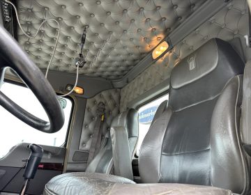 2015 Kenworth T800 Daycab Glider Kit 471424