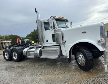 2021 Peterbilt 389 Daycab 663249