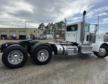 2021 Peterbilt 389 Daycab 663249