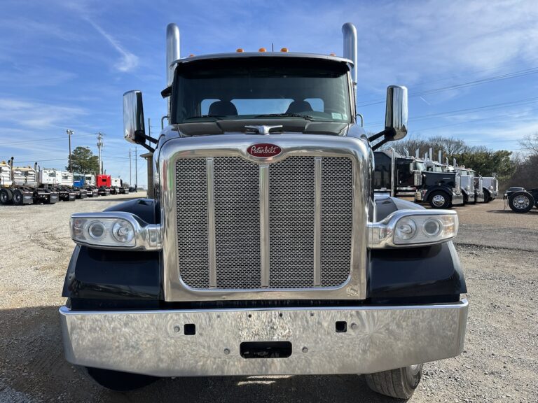2020 PETERBILT 567 DAYCAB photo 2