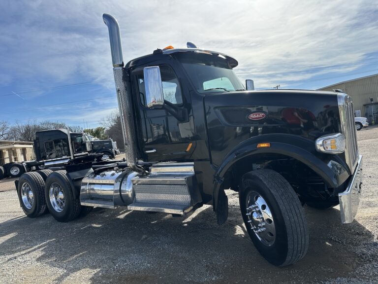 2020 PETERBILT 567 DAYCAB photo 3